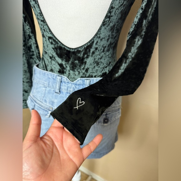 Victoria’s Secret Crushed Velvet Green Body Suit size XS - Picture 10 of 11